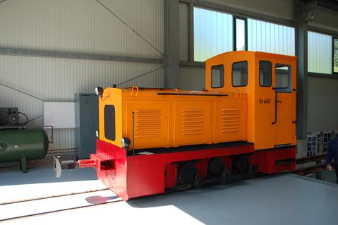 In der Festwoche beim Pollo wird im Mai 2007 auch die Kleinlok Kö 6401 (LKM 1957/ 249217) im Rangiereinsatz stehen, hier bei ihrem Besuch 2006 in der Ausstellungs- und Fahrzeughalle der Preßnitztalbahn.