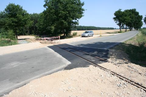 Der Bahnübergang in Vettin ist gebaut!