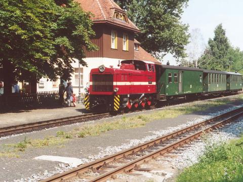 Am 29. August 2005 bespannte 199 013 der SOEG einen Sonderzug des Interessenverbandes der Zittauer Eisenbahnen e. V. Im nächsten Jahr gibt es wieder im August Sonderfahrten – dann jedoch mit Dampf.