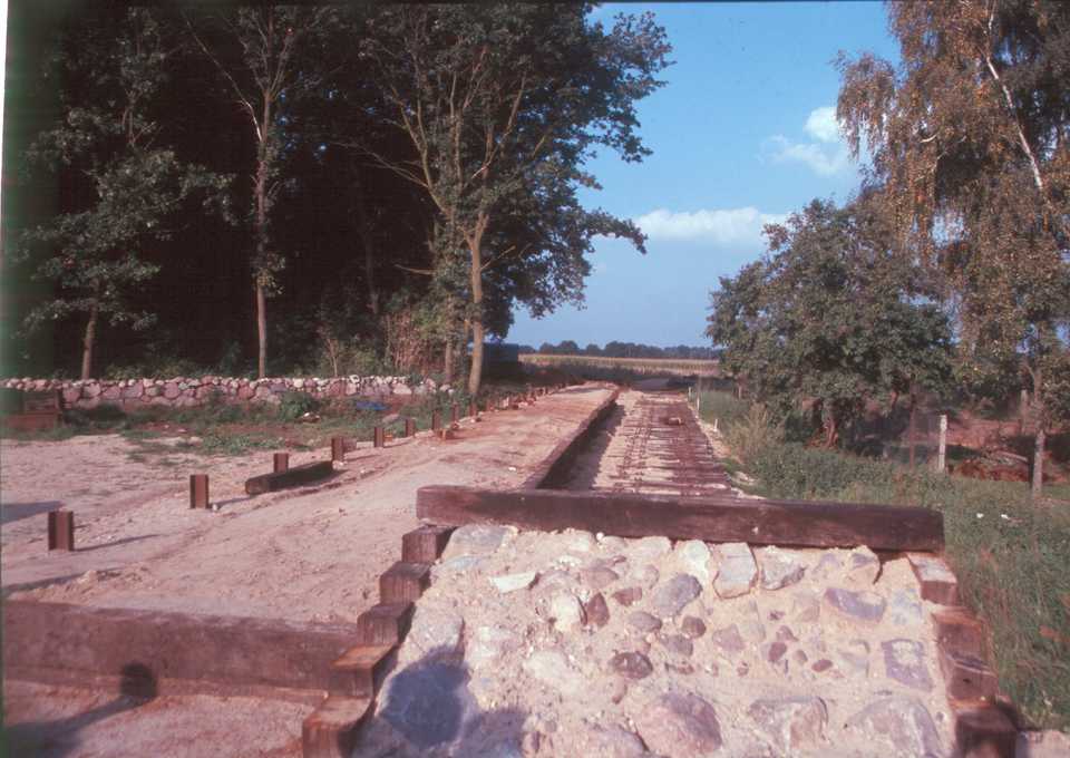 In Lindenberg hat der Bau des Bahnsteiges begonnen.