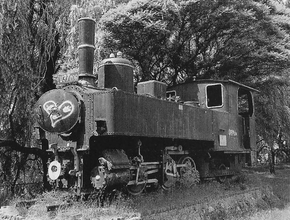 Stark von Rost angefressen, erinnert U37.006 (BMFF 1908/285) im slowakischen Ruzomberok/ Rosenberg an die Schmalspurbahn nach Korytnica.