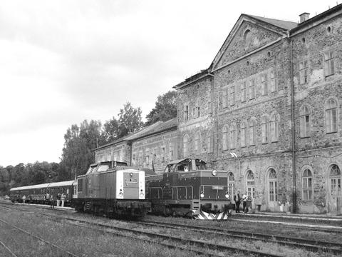 202 781 hatte den VSE-Museumszug nach Weipert gebracht, T466.0286 verstärkte ihn um einen Wagen und beförderte ihn dann über den Erzgebirgskamm nach Chomutov.