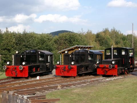 Wohl letztmalig waren am 10. September 2004 die drei Einheitskleinlokomotiven im Eisenbahnmuseum Schwarzenberg zu erleben, die 100 953 geht im Frühjahr nach Beierfeld.
