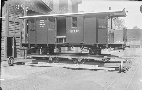 Ein 1911 in Görlitz gefertigtes Schwesterfahrzeug zeigt den RüKB-Wagen Nr. 66. In ihm ist eine der Sitzbänke zu erkennen. Der in Putbus befindliche Beuchelt-Wagen 7.2337p erhielt bei der 1951 begonnenen Umzeichnung in den 1950er Jahren die Güterwagennummer 97-42-56, seine Fenster entfielen als Gw.