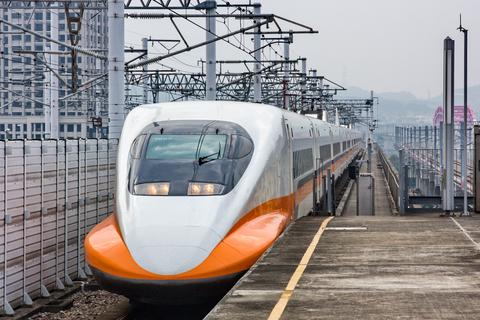 T700-Shinkansen fahren in Taiwan seit 2007 auf Regelspur mit bis zu 300 km/h Höchstgeschwindigkeit.