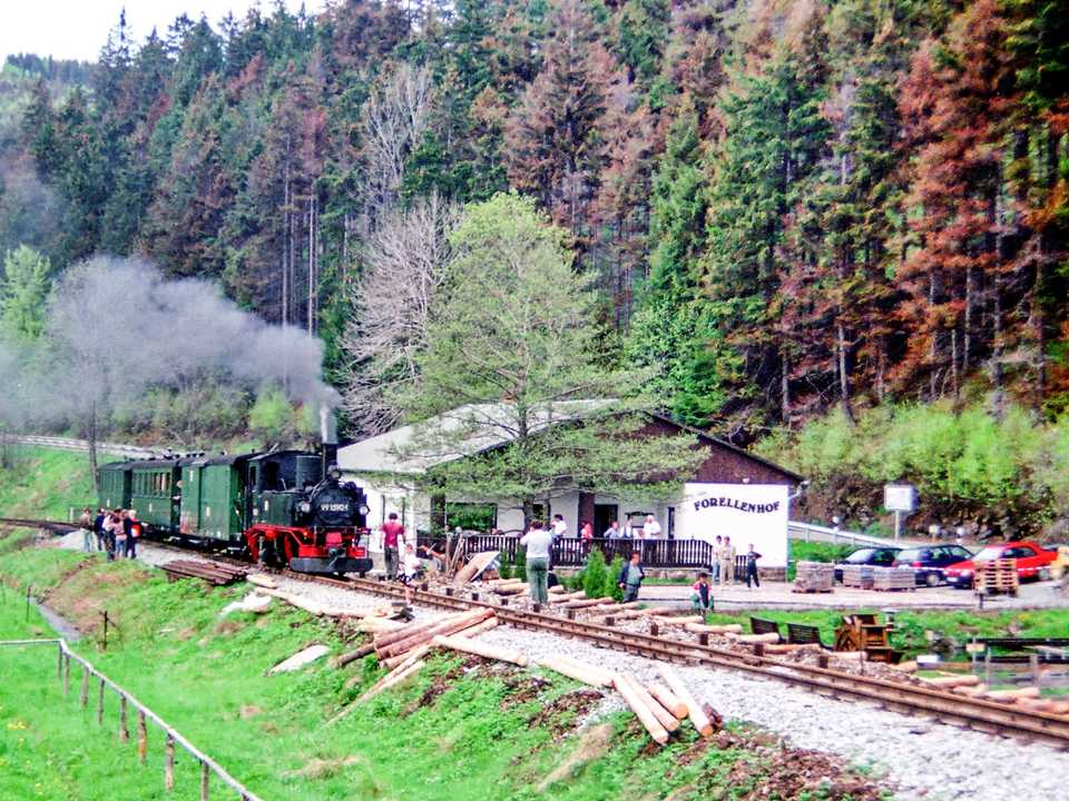 Am 19. Mai 1996 erreichte der erste Personenzug den Forellenhof.