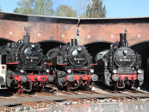 Im Eisenbahnmuseum Schwarzenberg sind unter anderem die nicht betriebsfähigen Dampfloks 86 1049-5 und 94 2105-8 des VSE beheimatet. Aber auch 86 1333-3 der PRESS ist hier oft zu Gast. Der Eintritt fürs Museum wird zum 1. Januar 2017 angehoben.