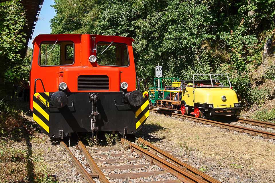 In Penig stellten sich am 18.  August eine Diesellok und der Schienentrabizug den Fotografen.
