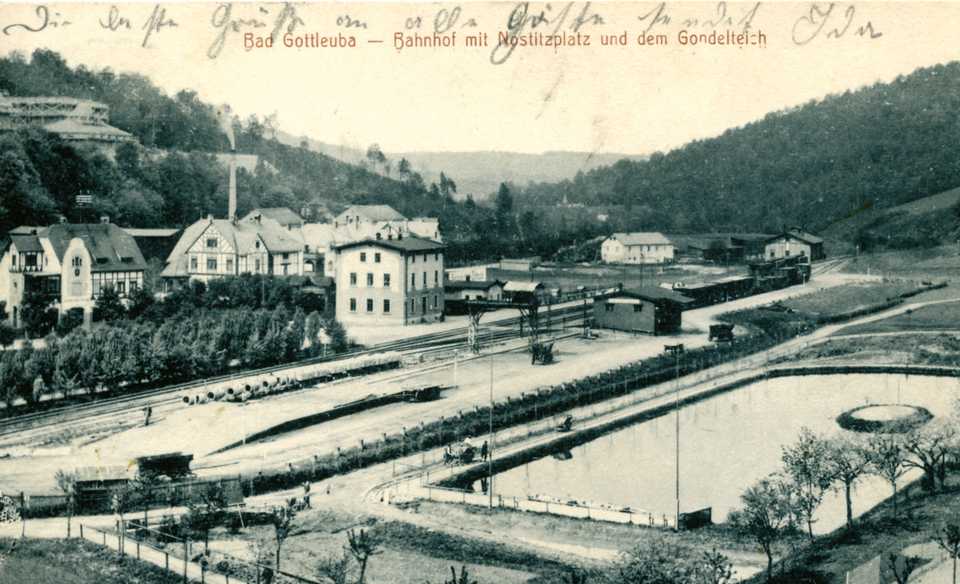 Der 1905 eröffnete Bahnhof Gottleuba auf einer Ansichtskarte aus der Kaiserzeit.